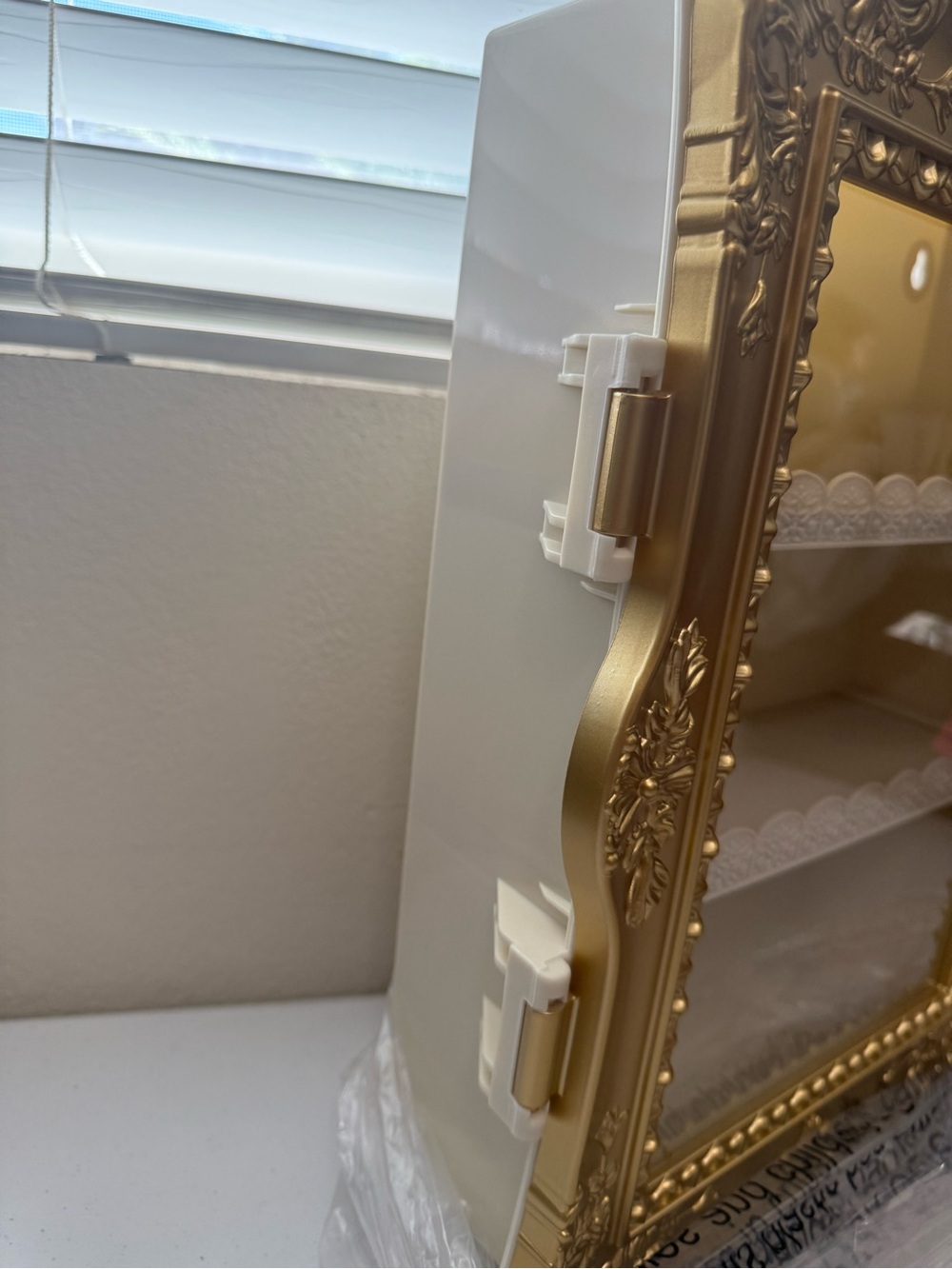 Gilded Display Shelf - Picture 7 of 7